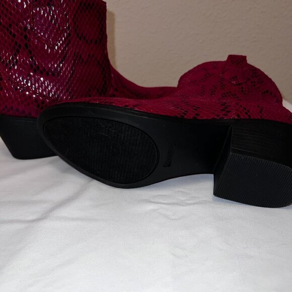 True Craft Red Faux Snakeskin Ankle Boots 6M New - Picture 4 of 7